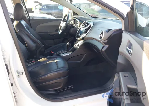 2017 Chevrolet Sonic Premier Auto z USA, uszkodzony, nr VIN 1G1JF5SB0H4130274